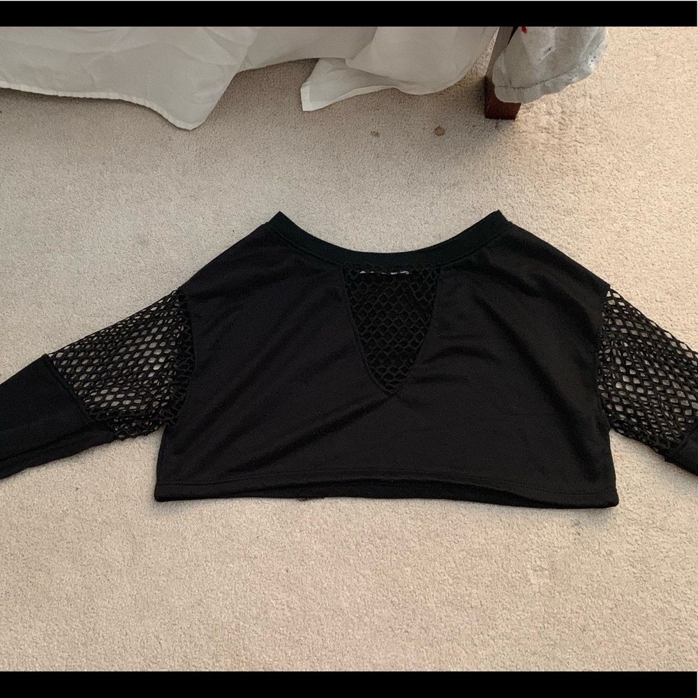 long sleeve crop top